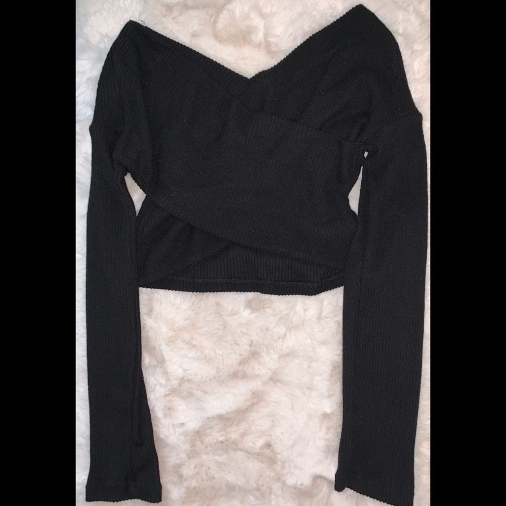 NWOT Black Long Sleeve Crop Top